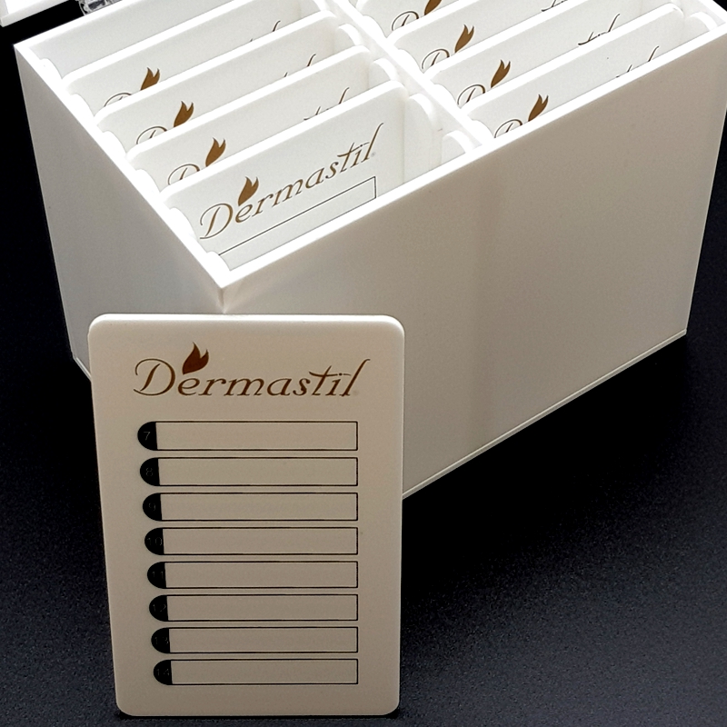 Dermastil – Lashbox Storage Wimpernbox Weiß aus Acrylglas mit Gold Details – Aufbewahrungsbox für Wimpernverlängerung – Inklusive 10 Acrylplatten für Lash Extensions